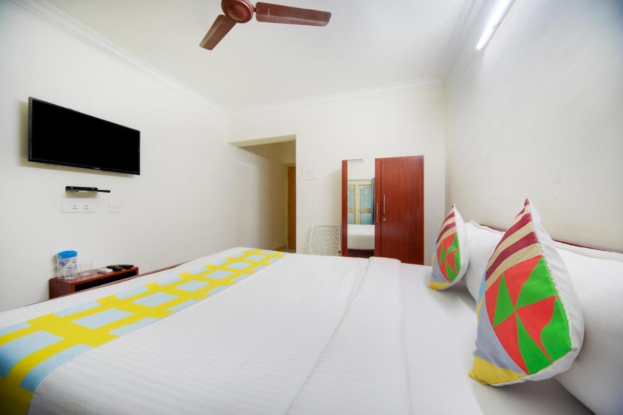 Hotel Yadvik Chennai Exterior photo